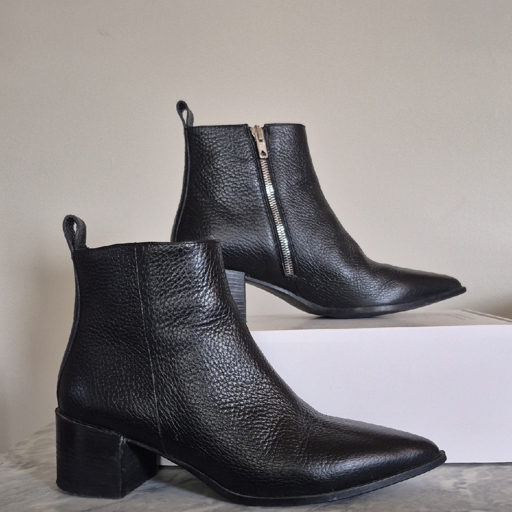 Everlane Textured Black Ankle Booties